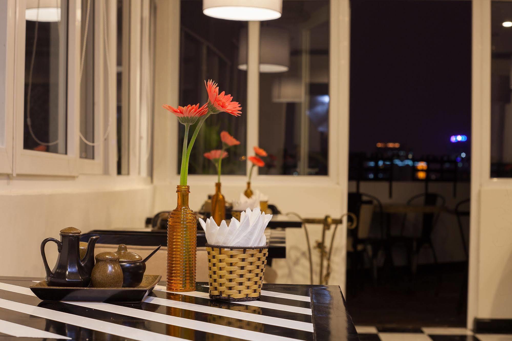 Serenity Diamond Hotel Hanoi Exterior foto